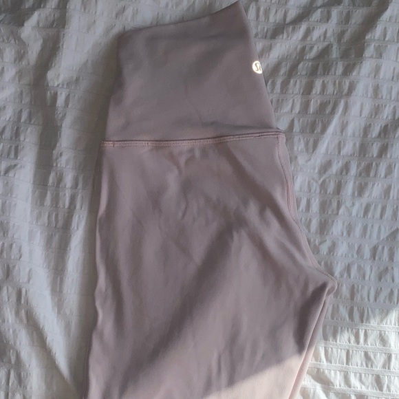 Baby pink lulu leggings 💓💗💓💗 - Picture 4 of 4